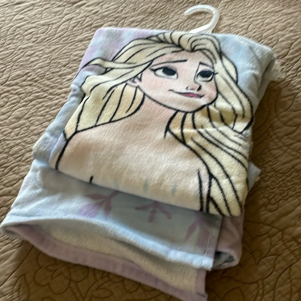 Frozen towel Elsa